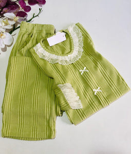 Pyjama Femme Élégance Douceur – Couleur Vert 🌿✨